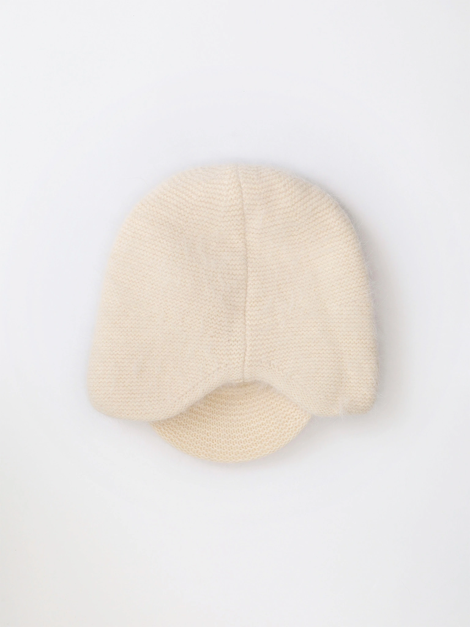 Шапка-ушанка из ангоры и нейлона с козырьком в ассортименте